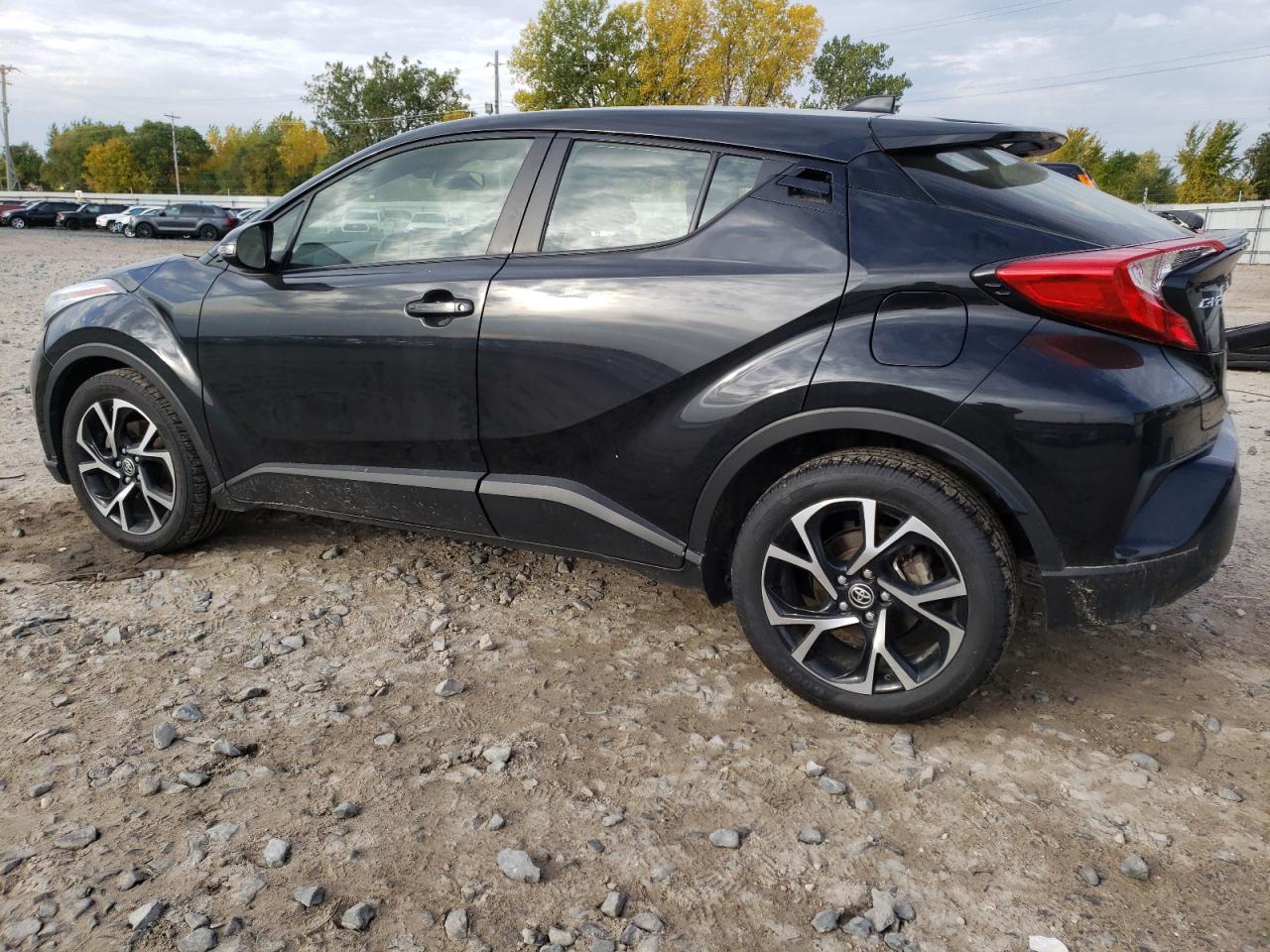 Изображение 2 2020 TOYOTA C-HR XLE 2020 с VIN JTNKHMBX2L1091611