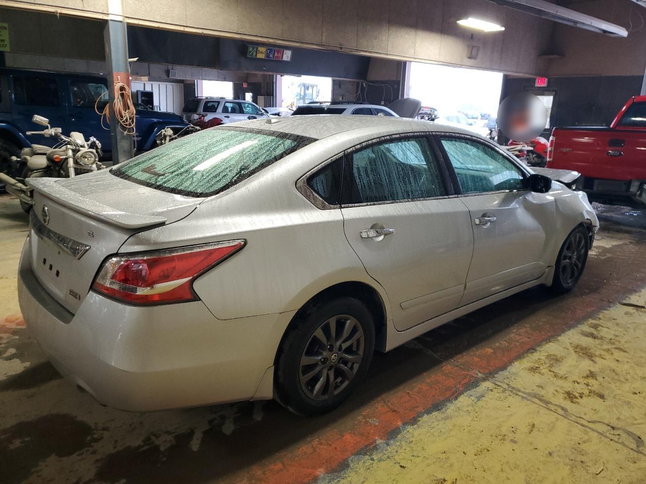 Image 3 of 2015 NISSAN ALTIMA 2.5 2015 with VIN 1N4AL3AP1FC589324
