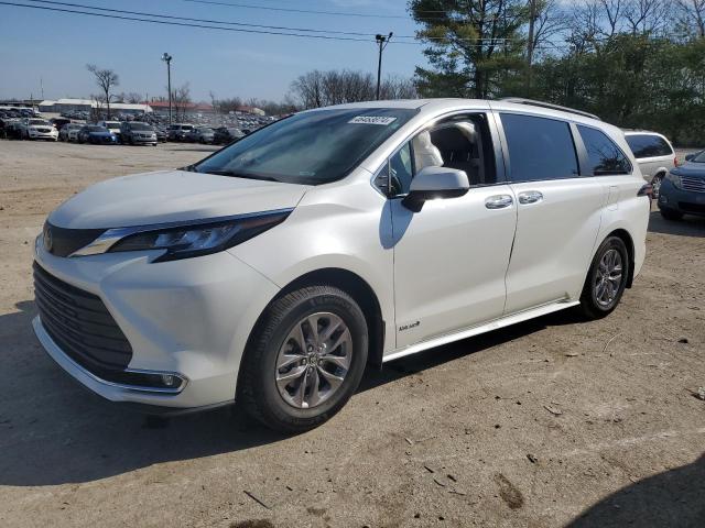 Image 1 of 2021 TOYOTA SIENNA XLE 2021 with VIN 5TDJRKEC4MS022904