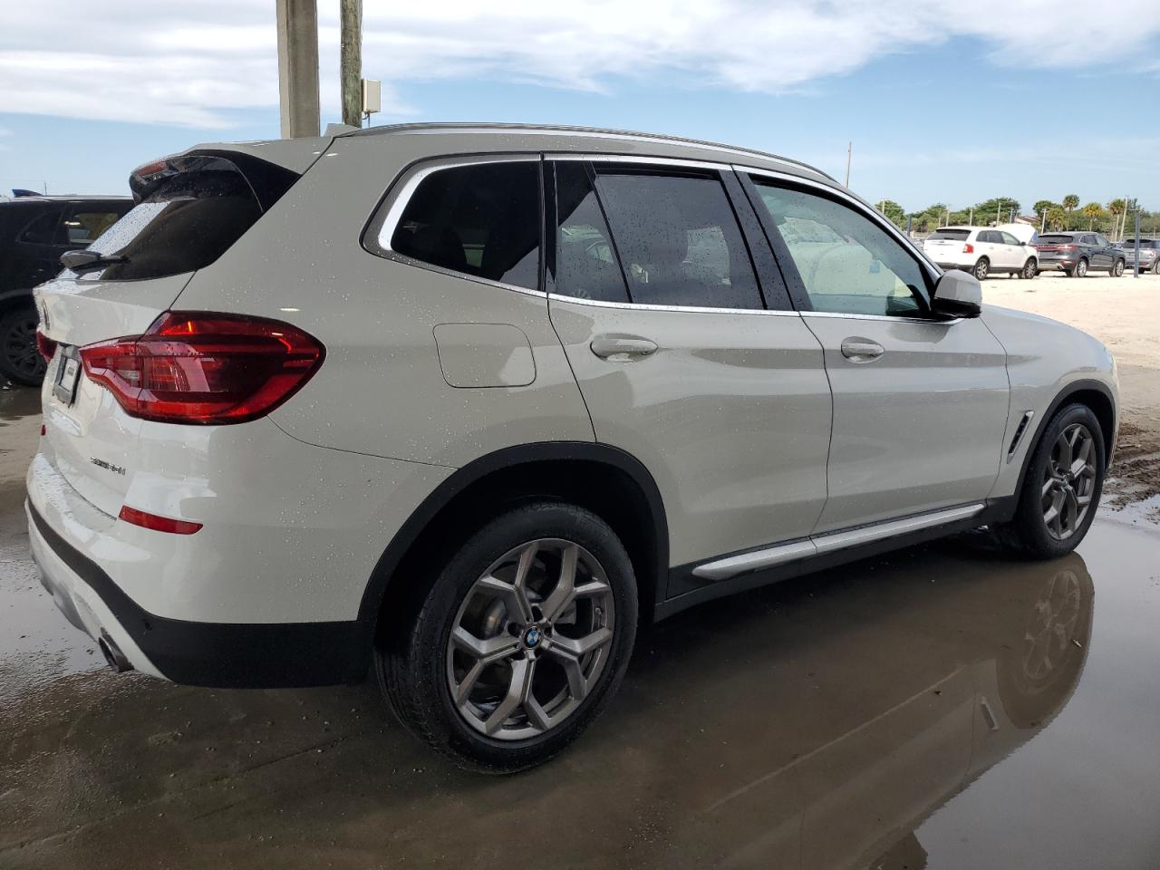 Obraz 3 z 2021 BMW X3 SDRIVE30I 2021 z VIN 5UXTY3C02M9G49966