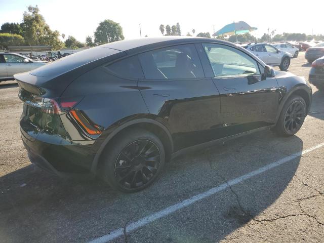 Obraz 3 z 2023 TESLA MODEL Y  2023 z VIN 7SAYGDEE4PA024050
