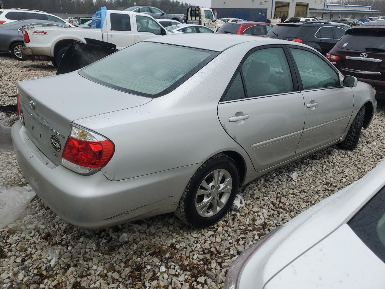 Obraz 3 z 2005 TOYOTA CAMRY LE 2005 z VIN 4T1BF32K65U098938
