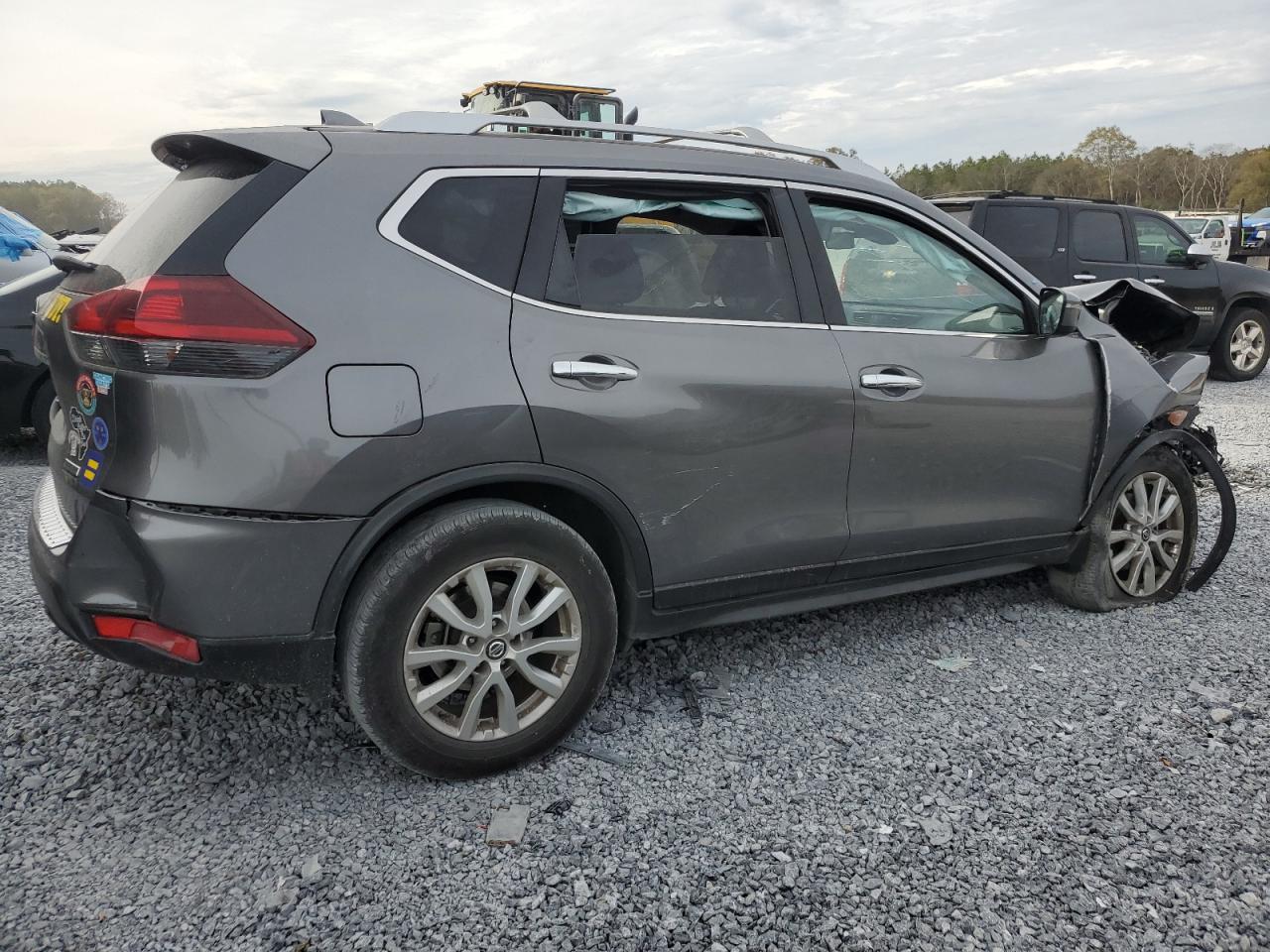 Image 3 of 2019 NISSAN ROGUE S 2019 with VIN JN8AT2MT7KW266311