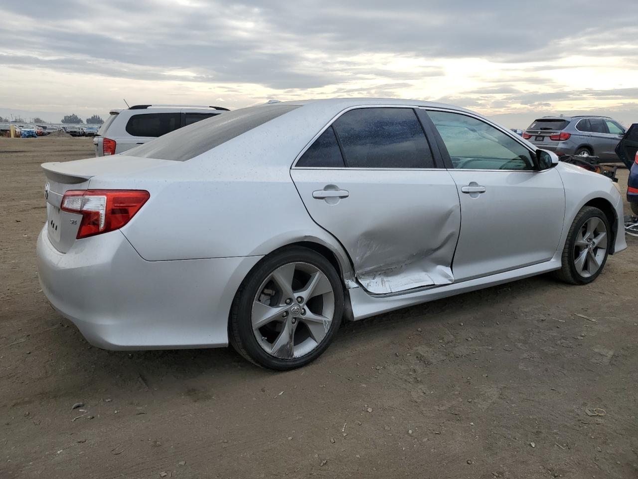 Obraz 3 z 2012 TOYOTA CAMRY SE 2012 z VIN 4T1BK1FKXCU005944