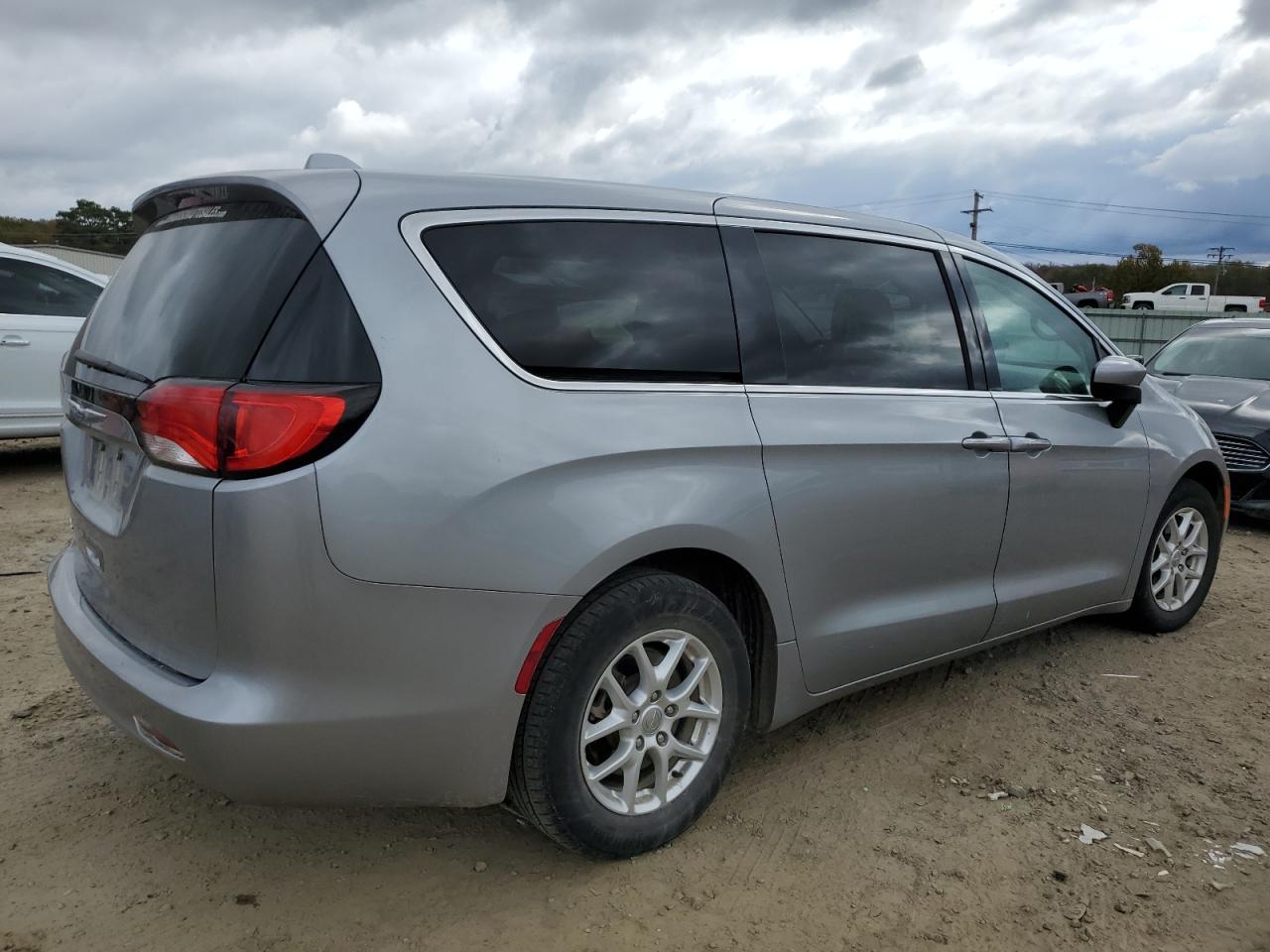 Изображение 3 2020 CHRYSLER VOYAGER LX 2020 с VIN 2C4RC1CG6LR252651