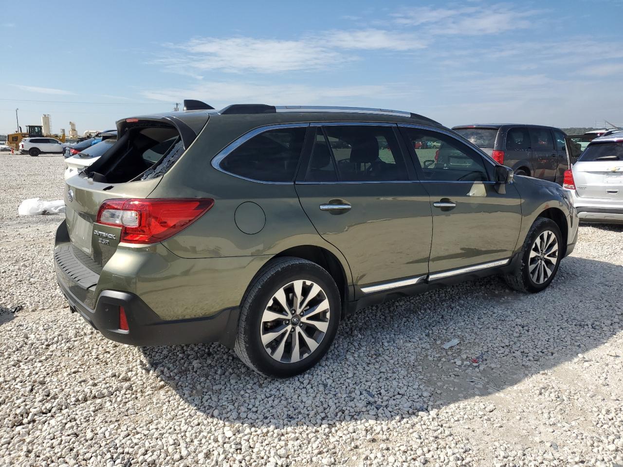 Image 3 of 2019 SUBARU OUTBACK TOURING 2019 with VIN 4S4BSETC7K3364340
