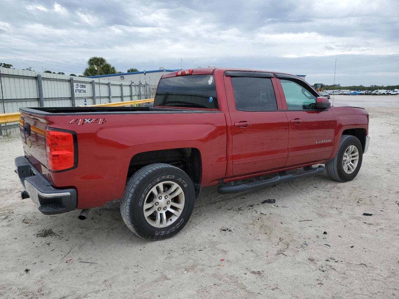 Image 3 of 2018 CHEVROLET SILVERADO K1500 LT 2018 with VIN 3GCUKREC3JG489672