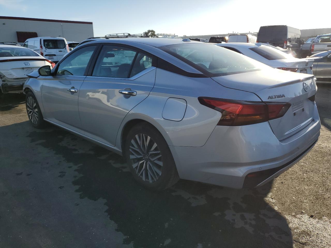 Изображение 2 2023 NISSAN ALTIMA SV 2023 с VIN 1N4BL4DV6PN328510