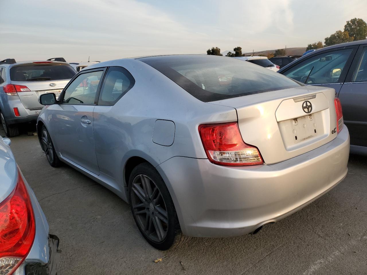 Obraz 2 z Toyota Scion Tc 2011 z VIN JTKJF5C75B3019372