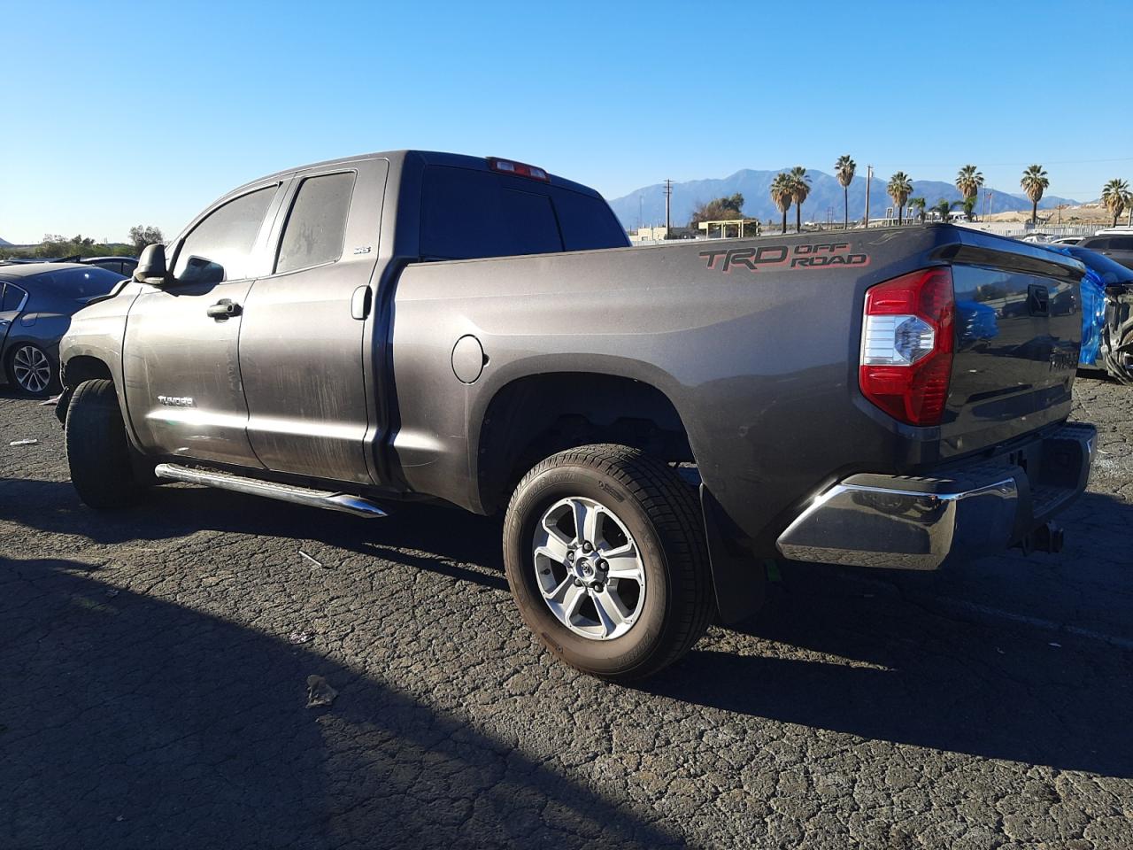 Image 2 of 2016 TOYOTA TUNDRA DOUBLE CAB SR/SR5 2016 with VIN 5TFRM5F19GX107347