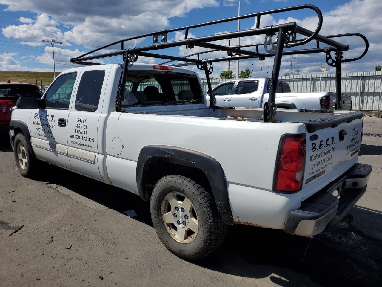 Image 2 of 2005 CHEVROLET SILVERADO K1500 2005 with VIN 1GCEK19Z75Z144249