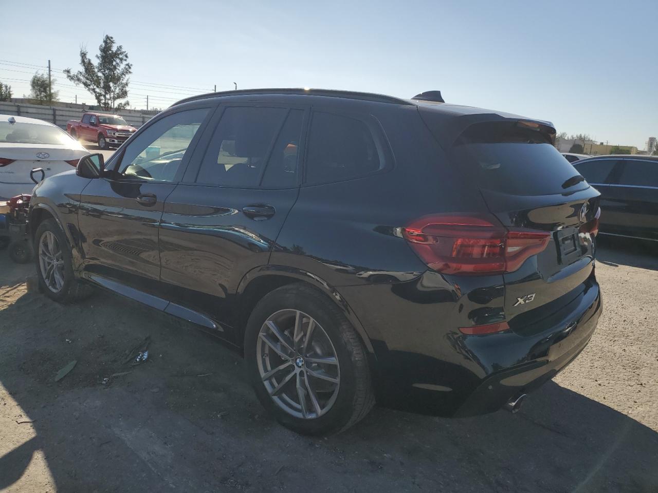 Изображение 2 2019 BMW X3 SDRIVE30I 2019 с VIN 5UXTR7C5XKLF32622
