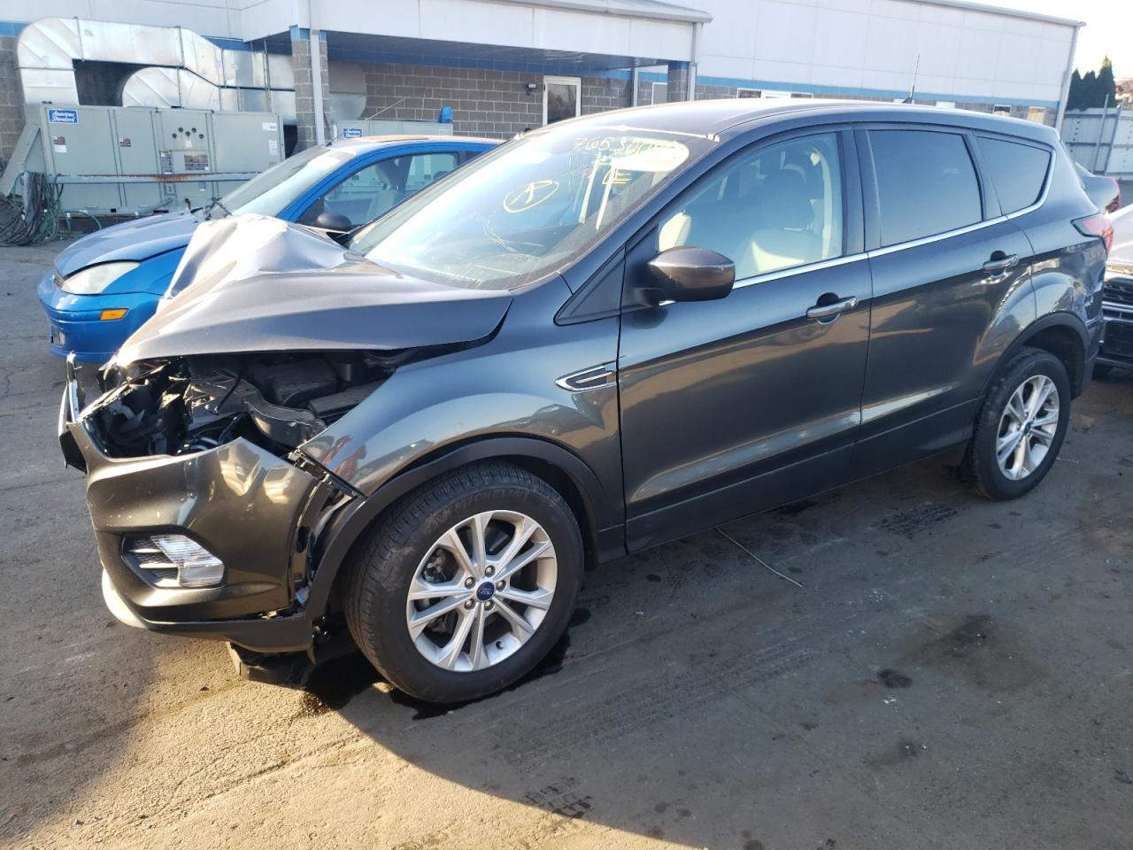 Изображение 1 2019 FORD ESCAPE SE 2019 с VIN 1FMCU9GD1KUA37628
