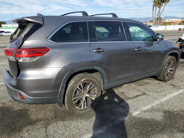 Image 3 of 2019 TOYOTA HIGHLANDER LE 2019 with VIN 5TDBZRFH4KS730669