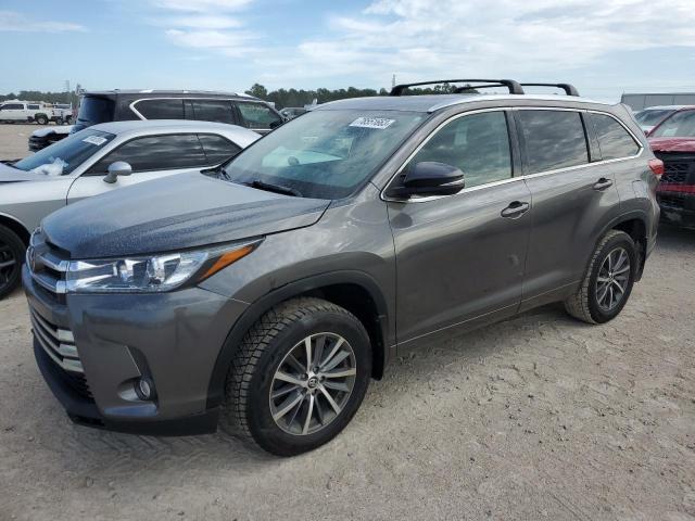 Image 1 of 2018 TOYOTA HIGHLANDER SE 2018 with VIN 5TDJZRFH4JS524102