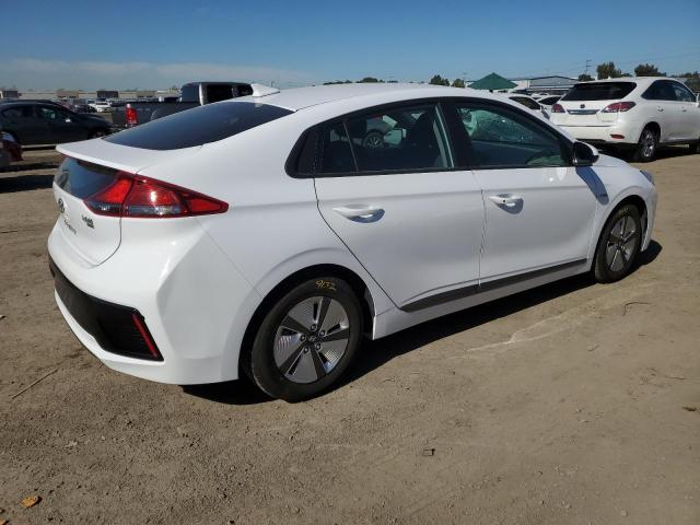 Image 3 of 2019 HYUNDAI IONIQ BLUE 2019 with VIN KMHC65LC4KU111365
