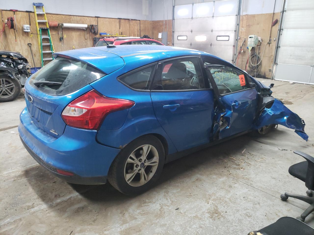 Image 3 of 2012 FORD FOCUS SE 2012 with VIN 1FAHP3K27CL463907