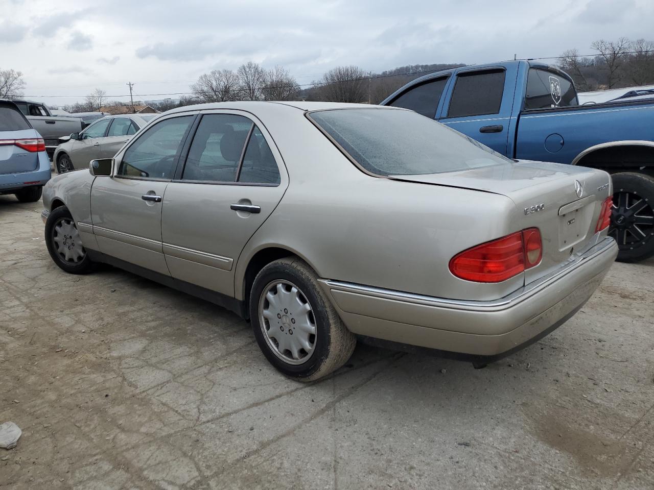 Image 2 of 1999 MERCEDES-BENZ E 300TD 1999 with VIN WDBJF25H6XA732620