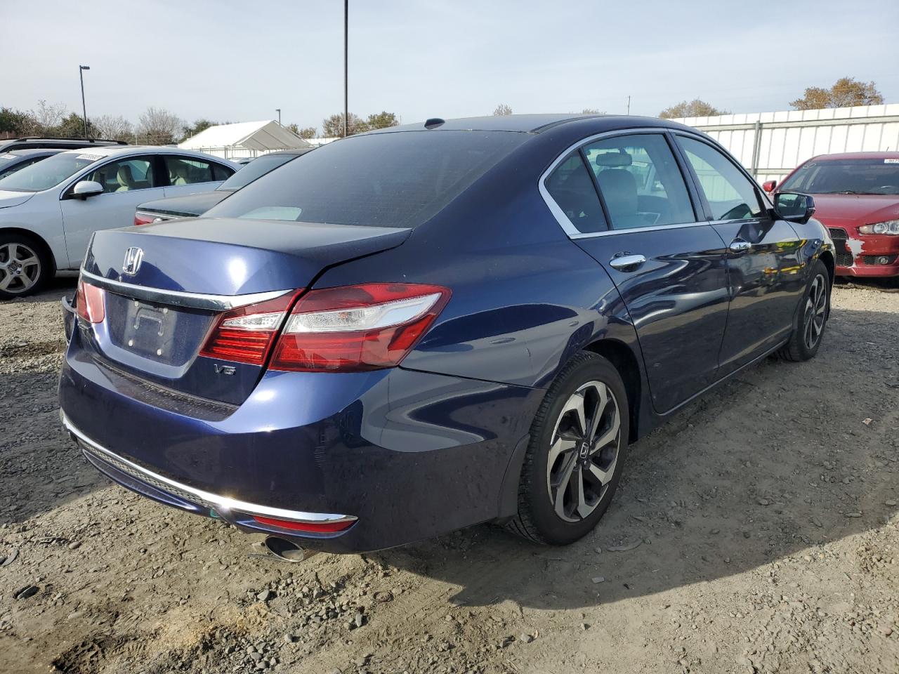 Изображение 3 2017 HONDA ACCORD EXL 2017 с VIN 1HGCR3F8XHA026243