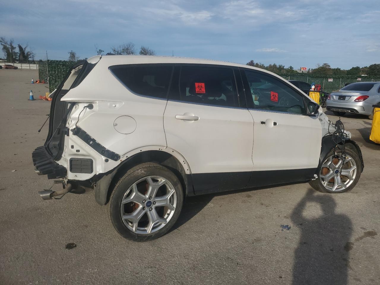 Image 3 of 2017 FORD ESCAPE SE 2017 with VIN 1FMCU9G91HUA55034