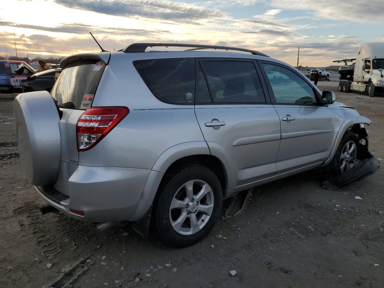Image 3 of 2012 TOYOTA RAV4 LIMITED 2012 with VIN 2T3DK4DV8CW072346