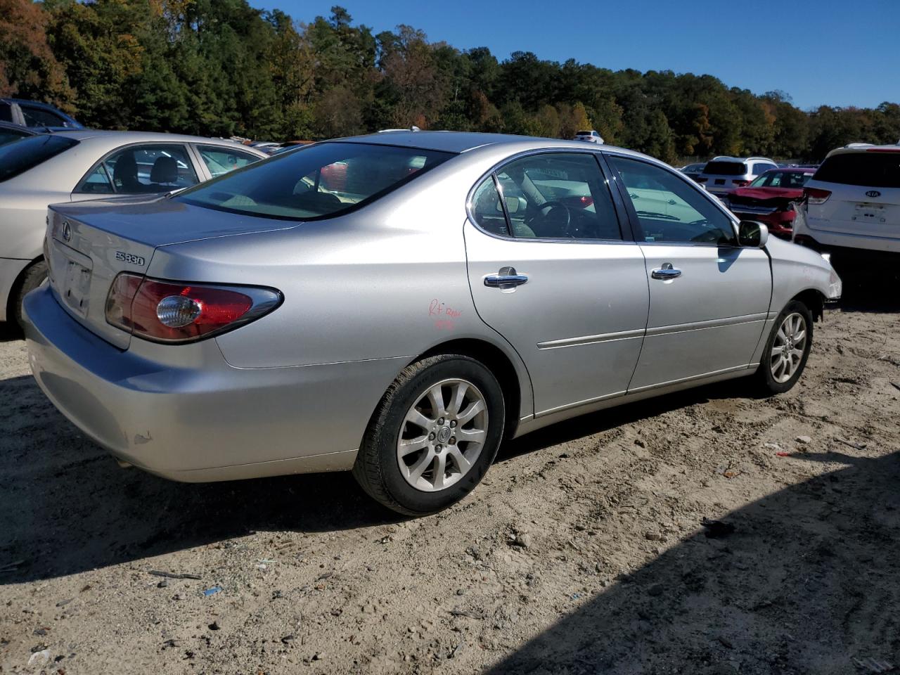 Image 3 of 2004 LEXUS ES 330 2004 with VIN JTHBA30G340002902