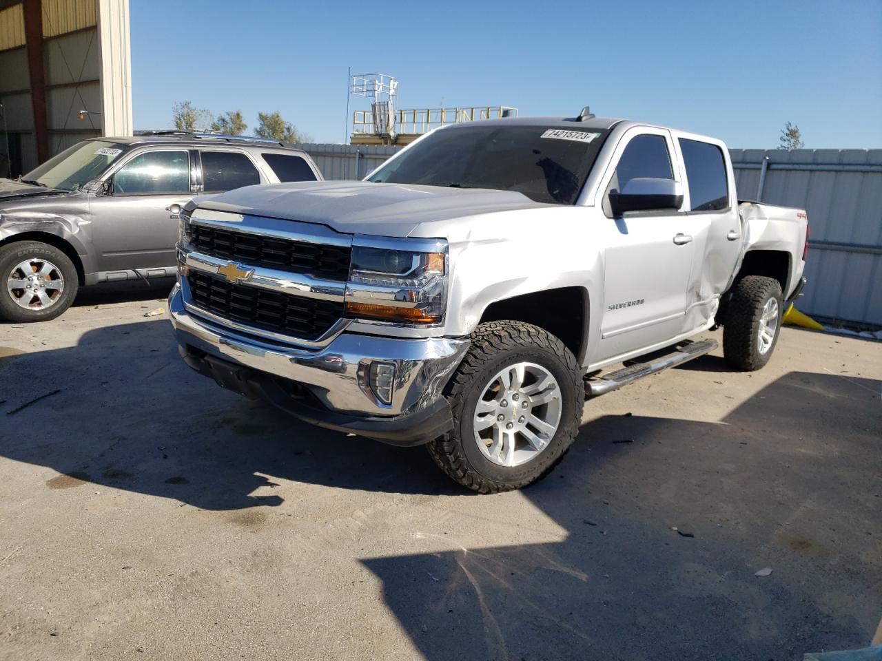 Image 1 of 2018 CHEVROLET SILVERADO K1500 LT 2018 with VIN 3GCUKREC0JG457584
