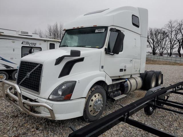 Image 2 of 2013 VOLVO VN VNL 2013 with VIN 4V4NC9EG0DN135189