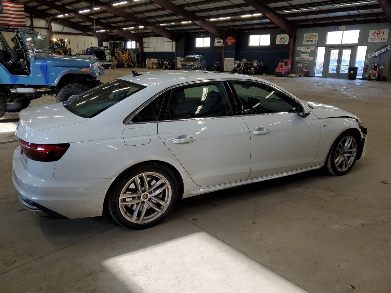 Obraz 3 z 2023 AUDI A4 PREMIUM PLUS 45 2023 z VIN WAUEAAF49PA030196