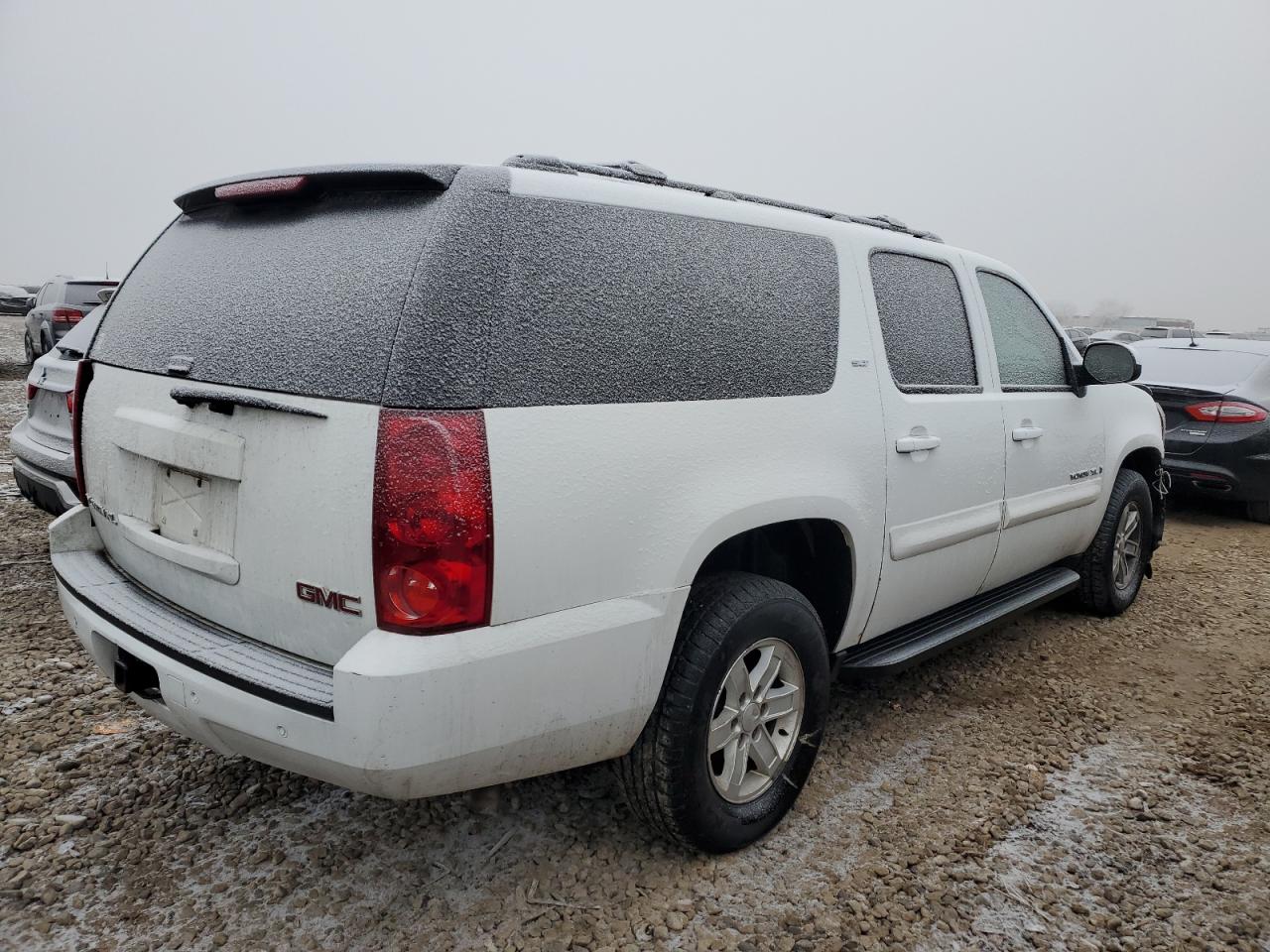 Obraz 3 z 2007 GMC YUKON XL K1500 2007 z VIN 1GKFK16367J172666