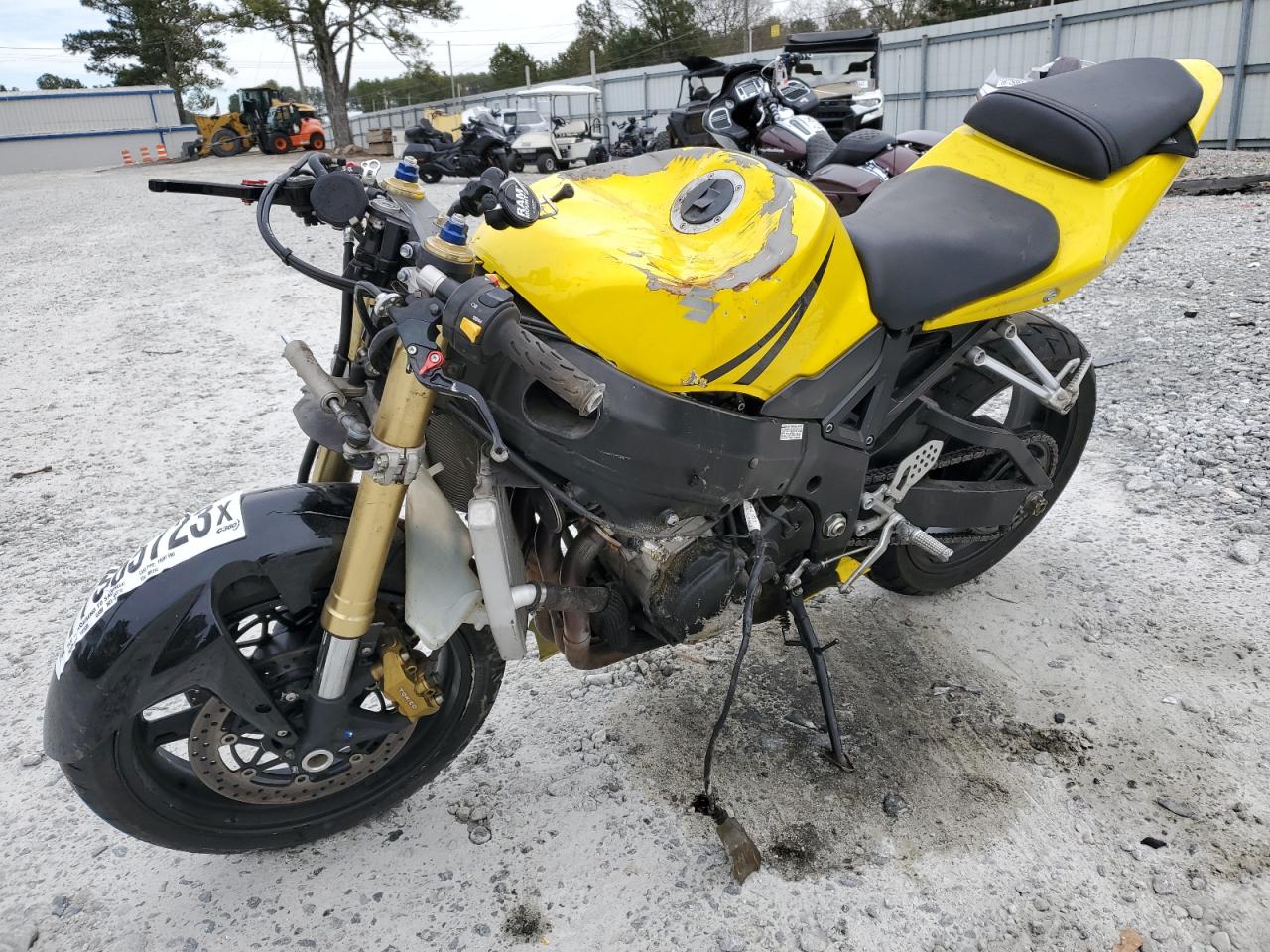 Obraz 2 z 2004 SUZUKI GSX-R600 K 2004 z VIN JS1GN7CA042108314