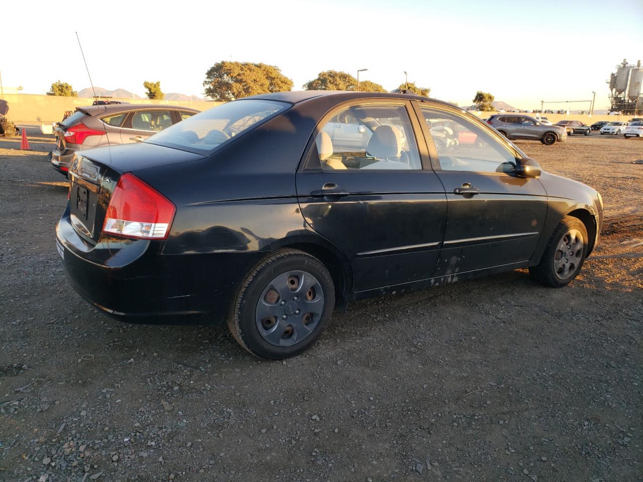 Image 3 of 2009 KIA SPECTRA EX 2009 with VIN KNAFE221895624607