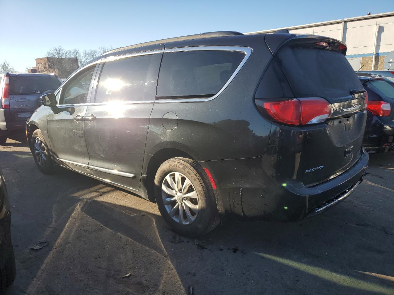 Image 2 of 2017 CHRYSLER PACIFICA TOURING L 2017 with VIN 2C4RC1BG9HR530015