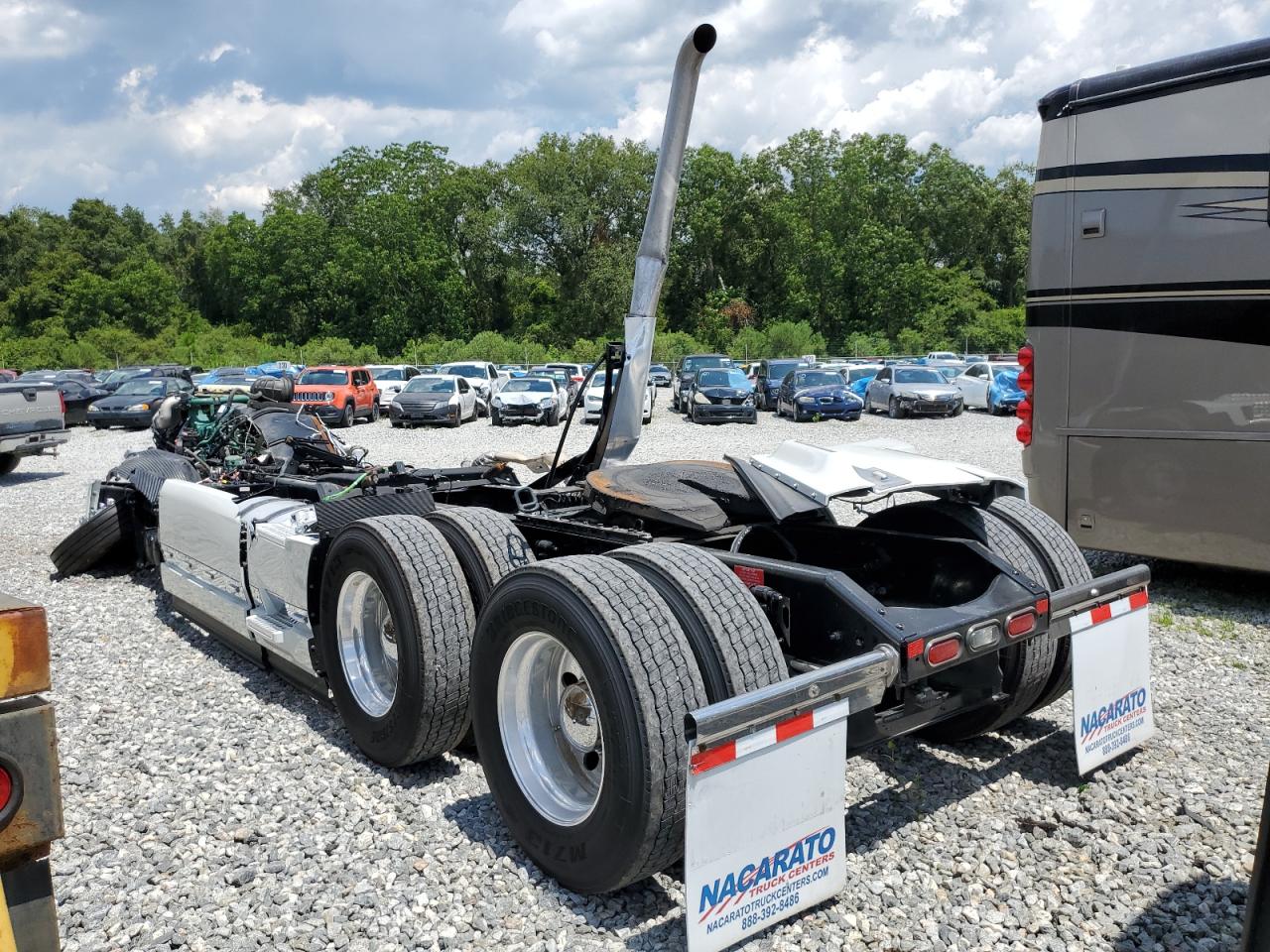 Image 3 of 2022 VOLVO VN VNL 2022 with VIN 4V4NC9EH2NN297741