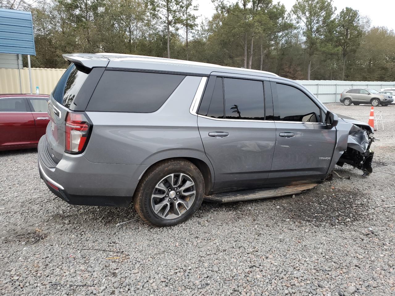Image 3 of 2021 CHEVROLET TAHOE C1500 LT 2021 with VIN 1GNSCNKD9MR483381