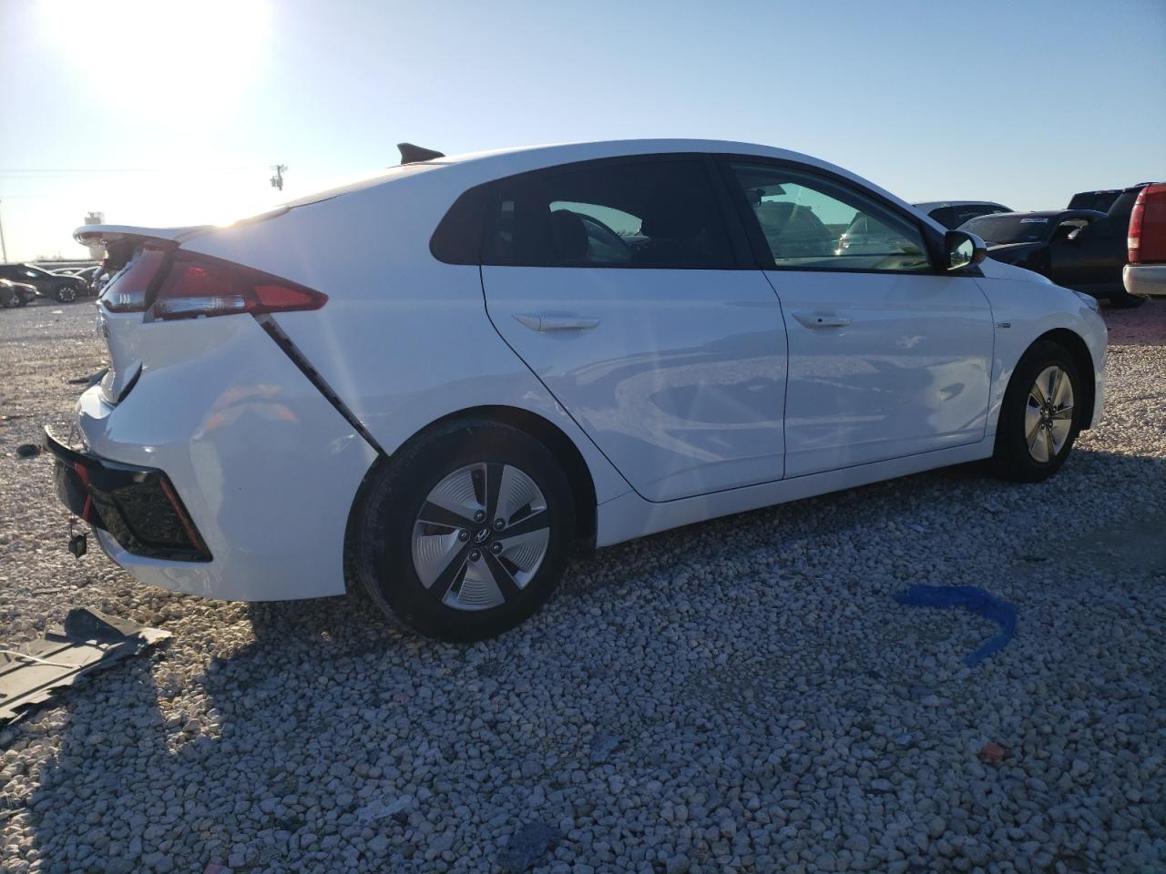Изображение 3 2019 HYUNDAI IONIQ BLUE 2019 с VIN KMHC65LCXKU129482