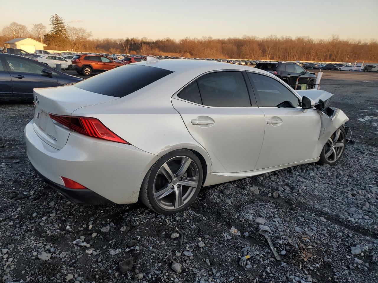 Obraz 3 z Lexus Is 300 2017 z VIN JTHCM1D20H5018630