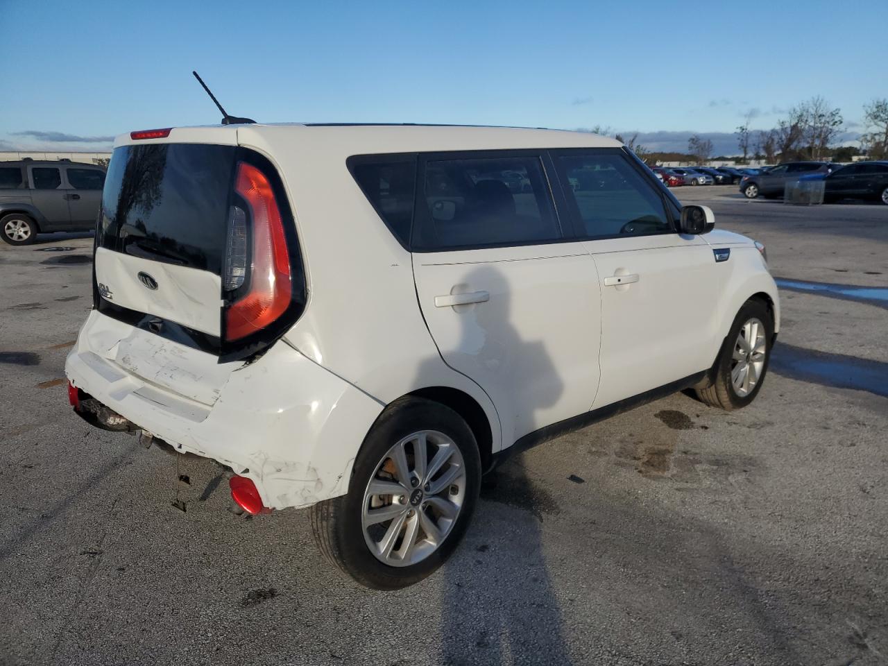 Image 3 of 2018 KIA SOUL + 2018 with VIN KNDJP3A52J7551440