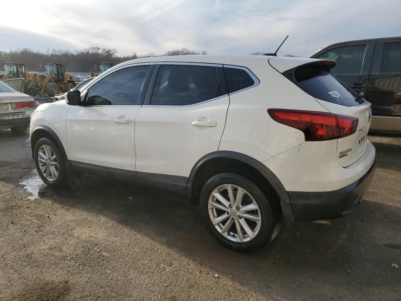 Image 2 of 2017 NISSAN ROGUE SPORT S 2017 with VIN JN1BJ1CP9HW025074