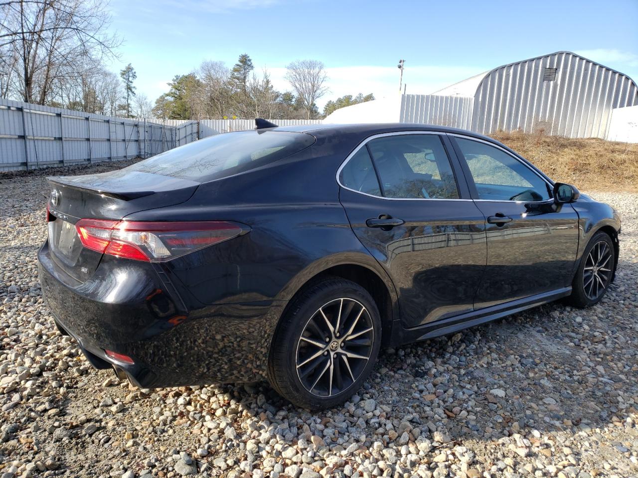 Image 3 of 2021 TOYOTA CAMRY SE 2021 with VIN 4T1G11AK3MU409556