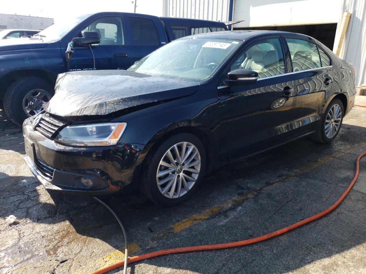 Image 1 of 2013 VOLKSWAGEN JETTA SEL 2013 with VIN 3VWLP7AJXDM415593