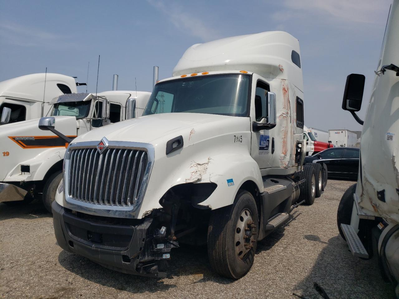 Изображение 2 2019 INTERNATIONAL LT625  2019 с VIN 3HSDZAPR7KN047965