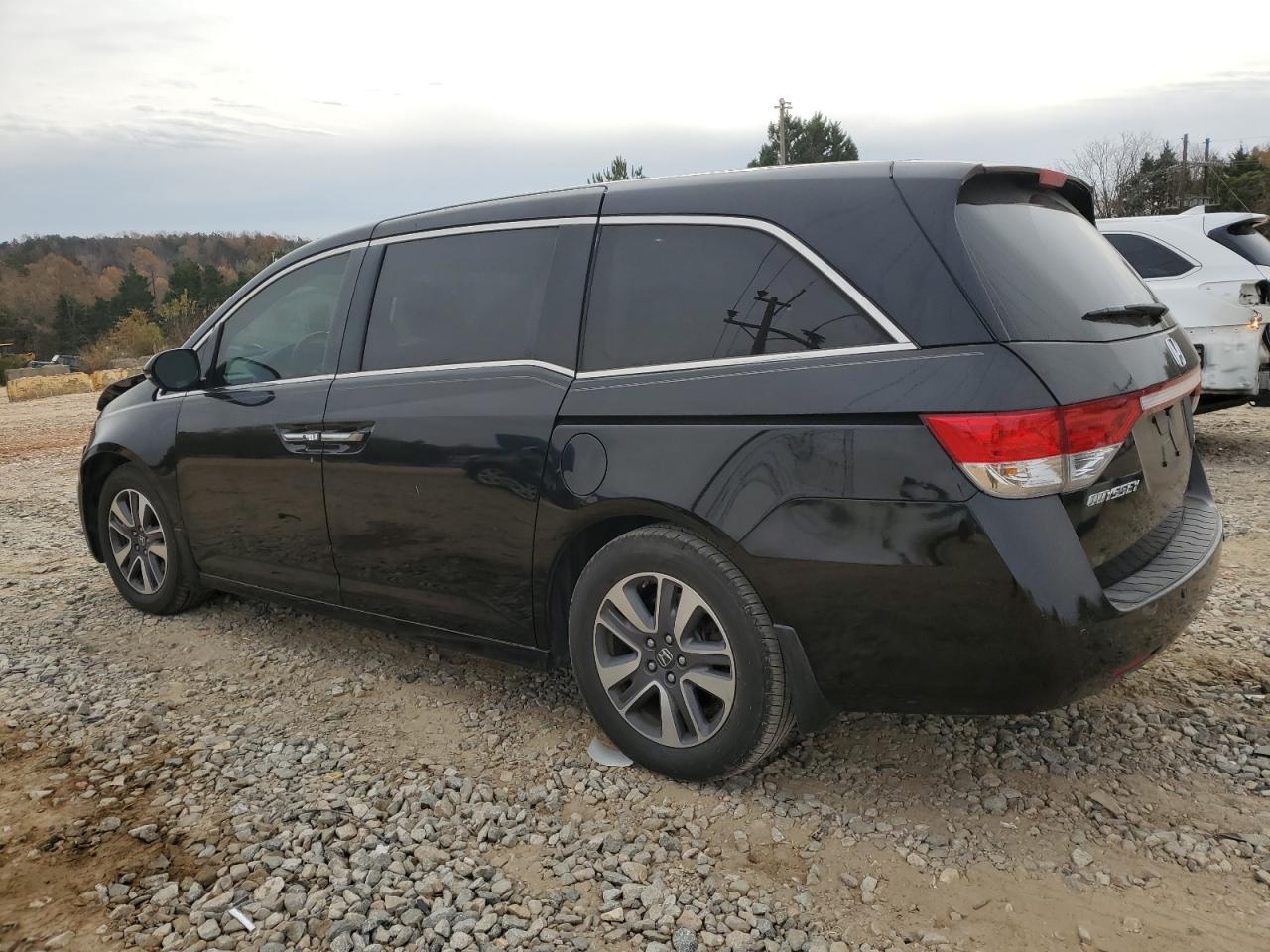 Image 2 of 2017 HONDA ODYSSEY TOURING 2017 with VIN 5FNRL5H98HB015857