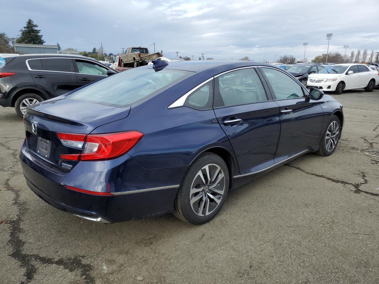 Image 3 of 2018 HONDA ACCORD TOURING HYBRID 2018 with VIN 1HGCV3F9XJA014913