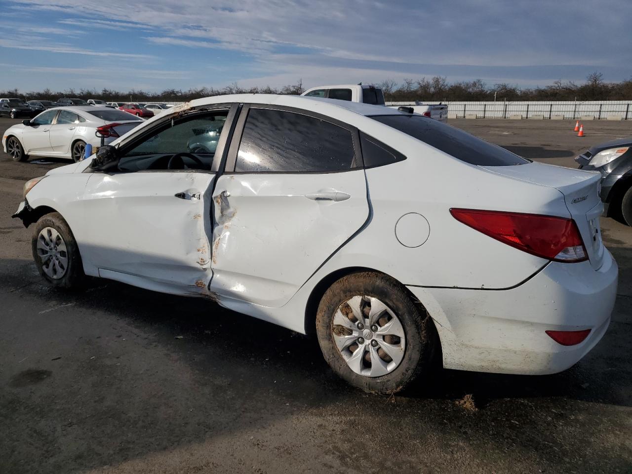 Image 2 of 2015 HYUNDAI ACCENT GLS 2015 with VIN KMHCT4AE3FU818213