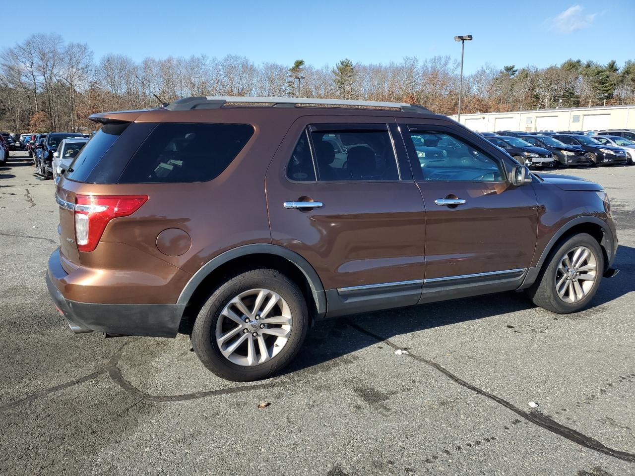 Obraz 3 z 2011 FORD EXPLORER XLT 2011 z VIN 1FMHK8D82BGA68902