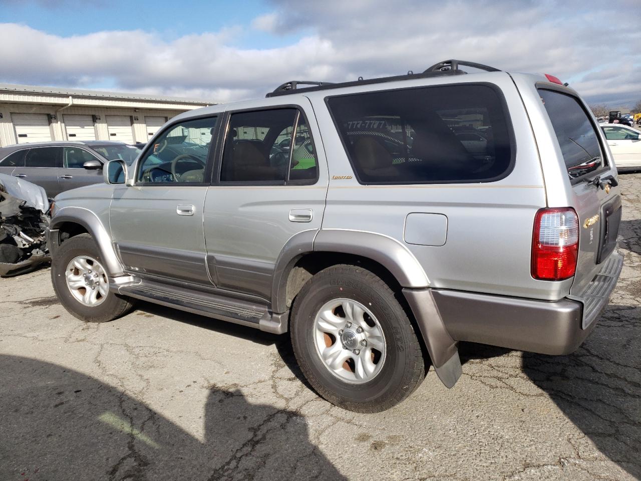 Image 2 of 2001 TOYOTA 4RUNNER LIMITED 2001 with VIN JT3HN87R810330109