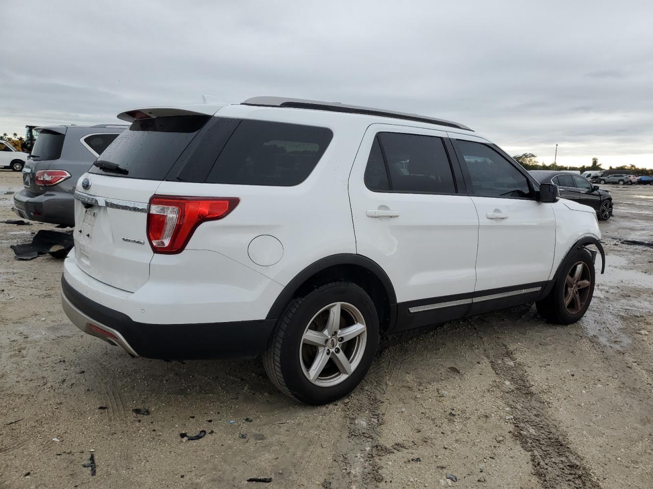 Obraz 3 z 2016 FORD EXPLORER XLT 2016 z VIN 1FM5K7D8XGGA82941