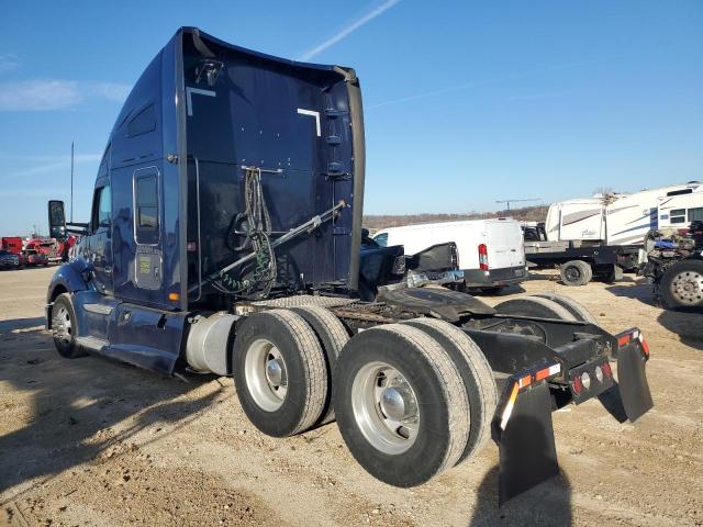 Image 3 of 2017 KENWORTH CONSTRUCTION T680 2017 with VIN 1XKYDP9X7HJ983463