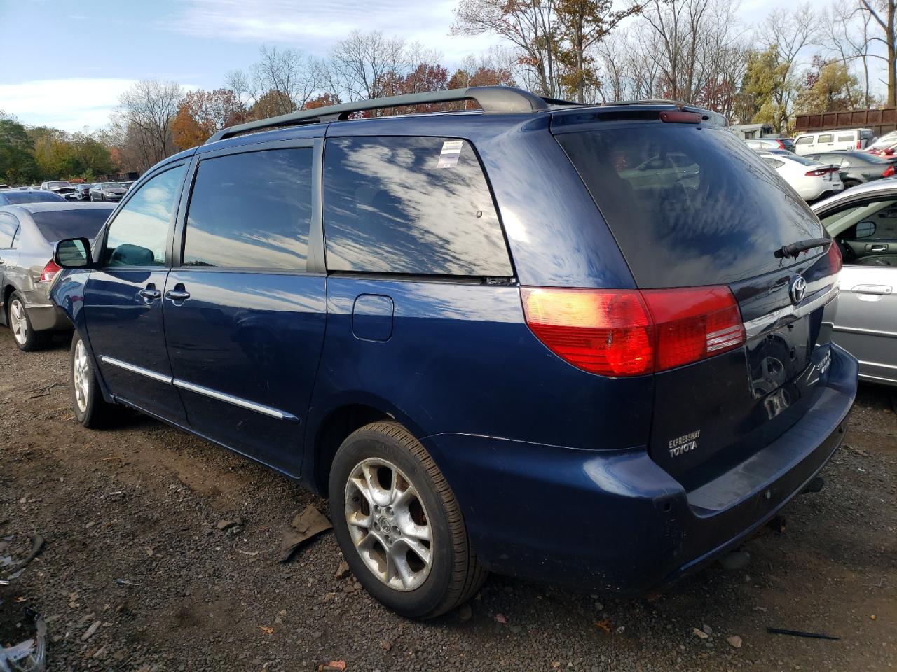 Изображение 2 2004 TOYOTA SIENNA XLE 2004 с VIN 5TDBA22C84S023845